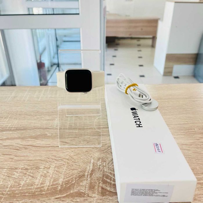 C32/ Смарт-часы Apple Watch SE 3 40mm GPS /sk156067