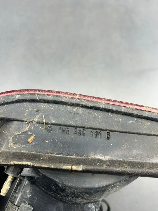 Lampa / Tripla stop stanga pe aripa 1H5945111B Volkswagen VW Vento