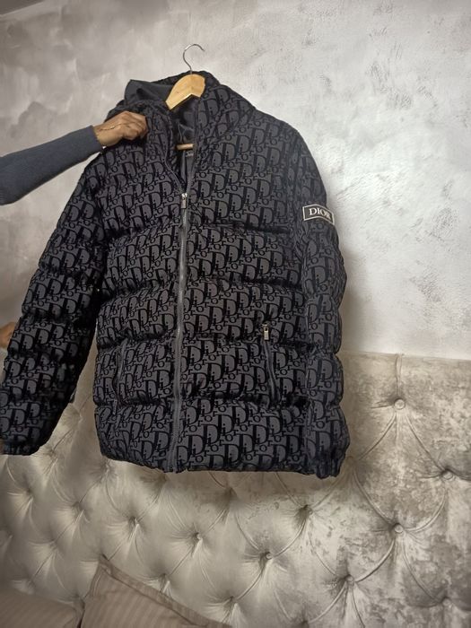 Vand 2 geci de la dior