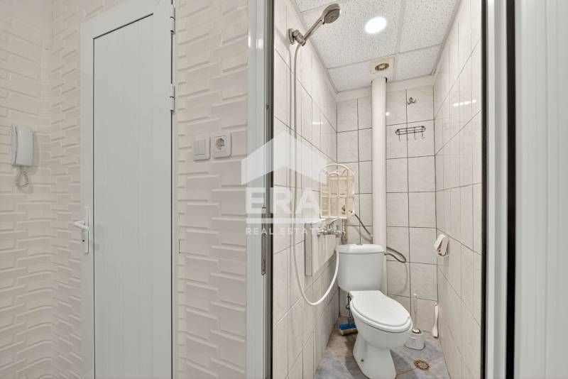 Продава се Двустаен апартамент в Варна, Цветен квартал - 40 кв.м за 2350 €/кв.м - Снимка #11