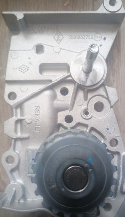 Продам  помпа для авто