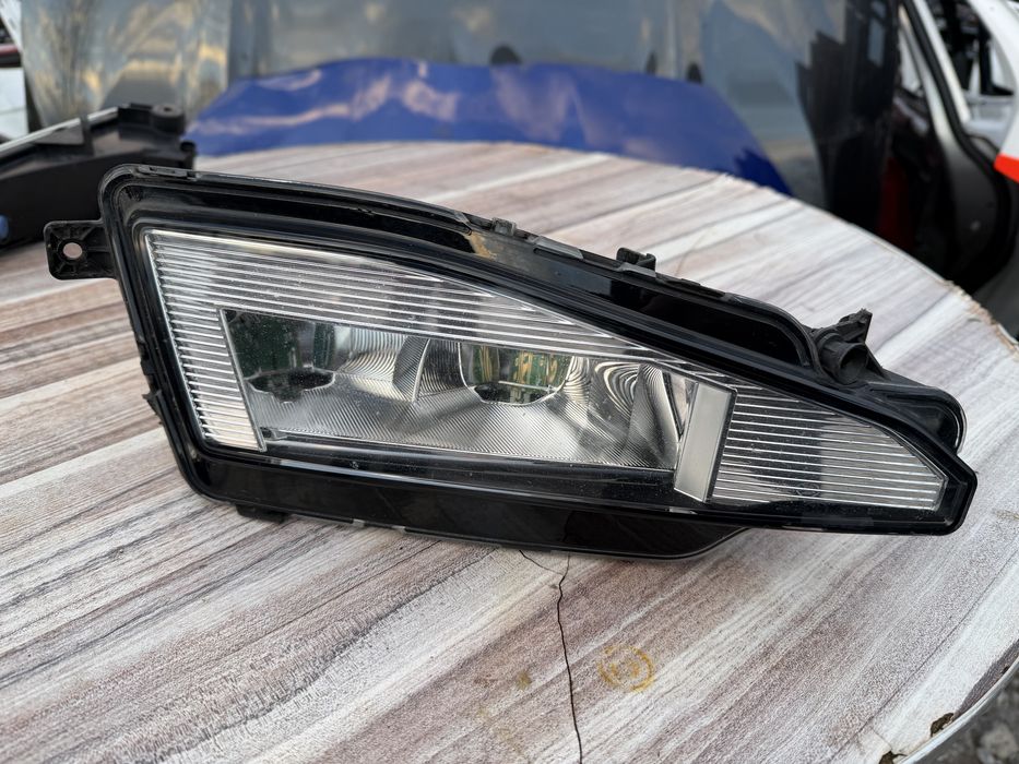 Халоген VW Passat B8