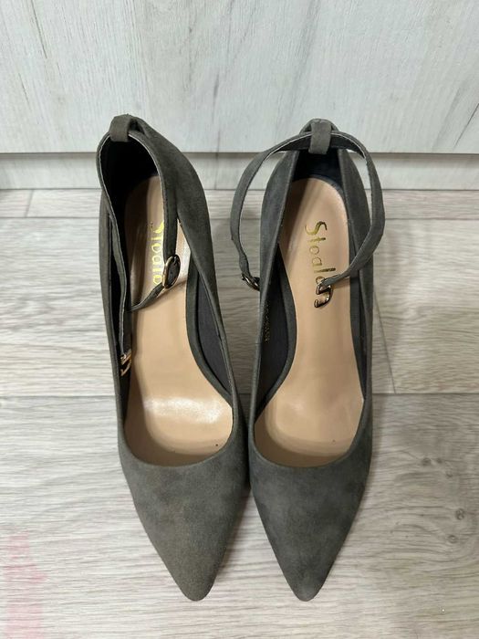 Продаются туфли на каблуке