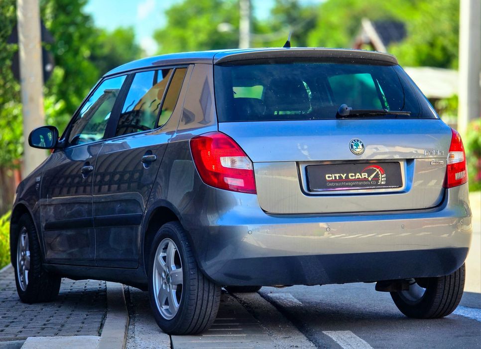 Skoda Fabia Facelift 2013 benzina Euro5 multe dotari