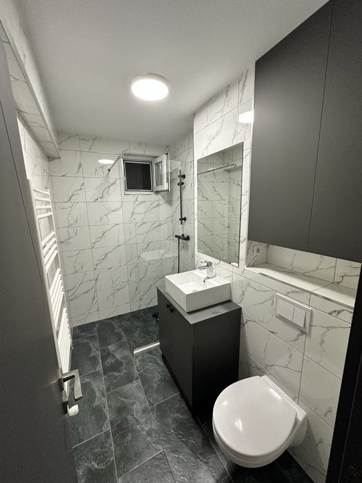 Inchiriez apartament