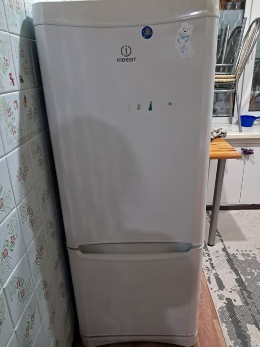 Холодильник Indesit