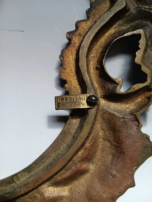 Ramă foto sau o ramă pentru oglindă de masă vintage din bronz masiv, Stil Rococo sau Art Nouveau, Dimensiune 44 cm, veche de colectie