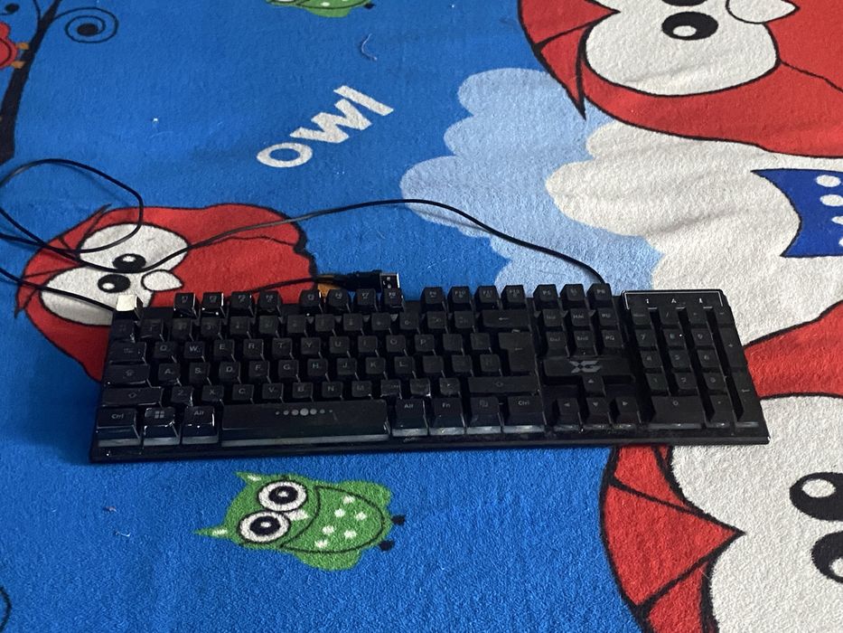 продам клавиатуру игровую