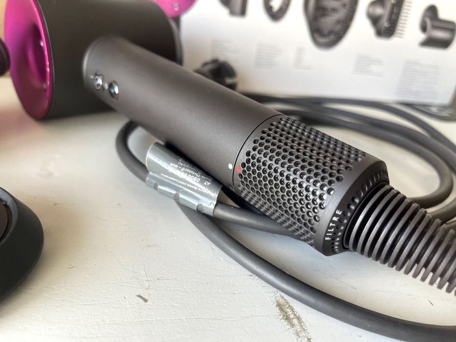 Оригинален Сешоар Dyson SUPERSONIC HD07 от Зора 5 приставки Отличен!