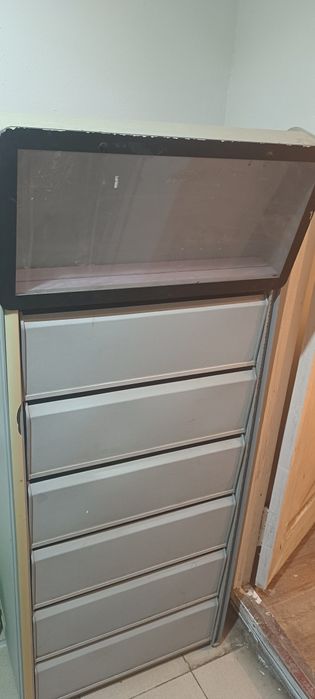 Витрины сигаретные полки