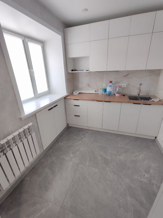 Продается 2-комн (1-52, 1 эт)