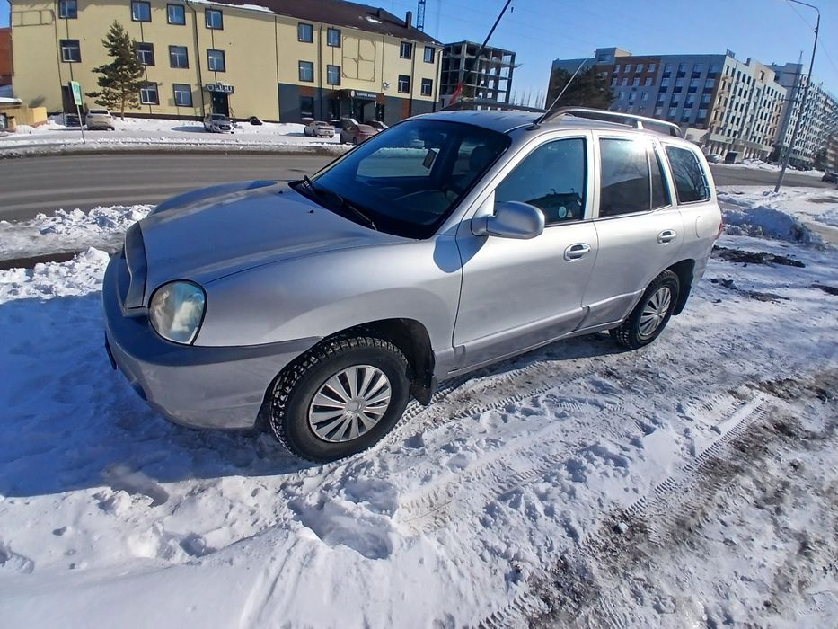 Хюндай санта фе.