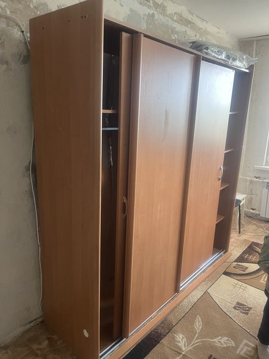 Продам Шкаф срочно