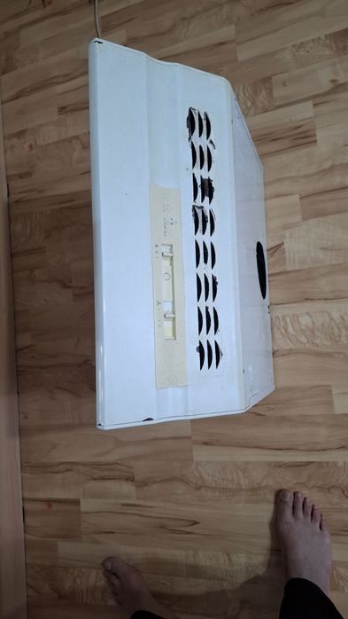 Вытяжка б/у. Недорого