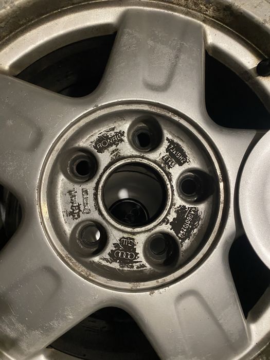 Audi джанти 15 цола зимни гуми
