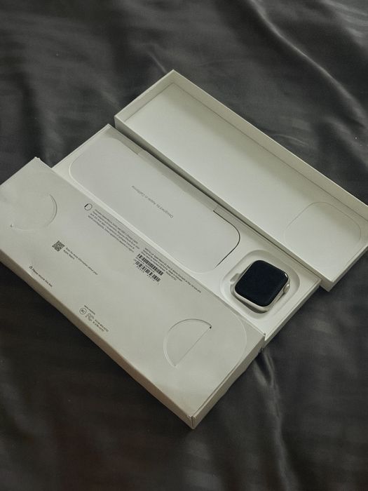 ПРОДАЮ Apple Watch SE 2 gen 40 mm starlight