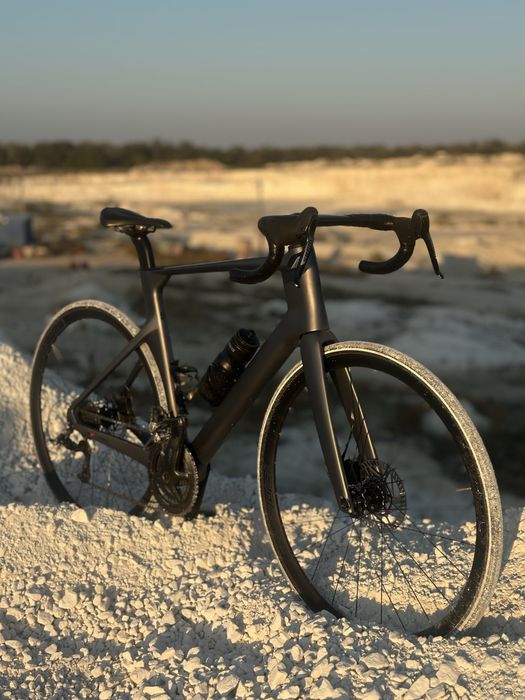 Карбоновый шоссейный велосипед