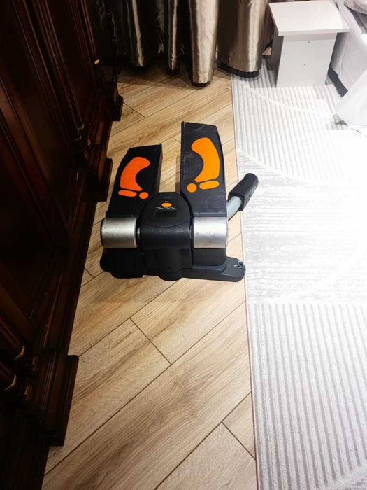 степпер (тренажер для ног)