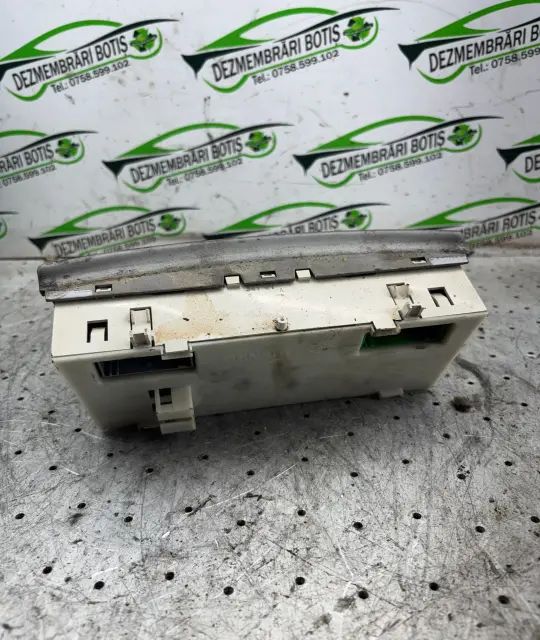 Comanda AC 8200181132-A Renault Laguna 2004 1.6 MT (110 hp)