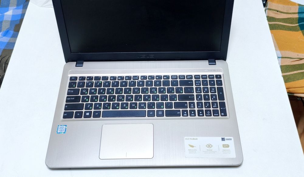 Ноутбук Asus Core i3-6006U продам