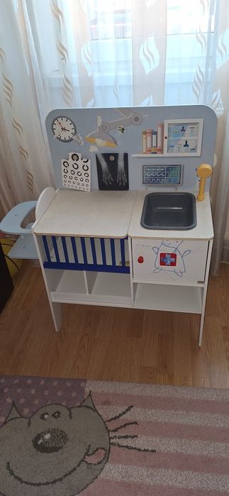 Vând cabinet veterinar jucărie copii 80 lei