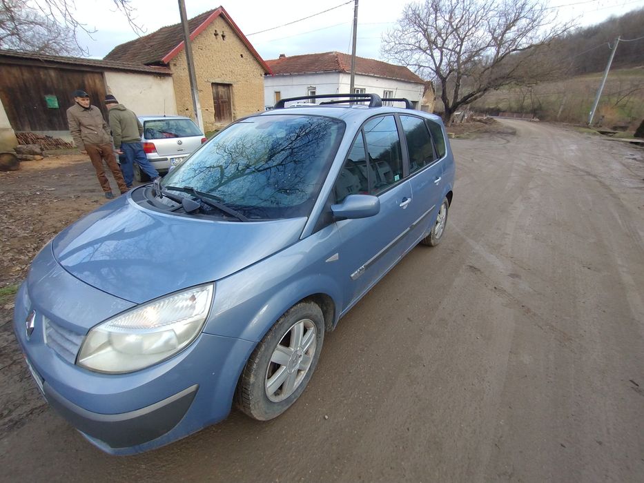 Renault grand scenic devanzare