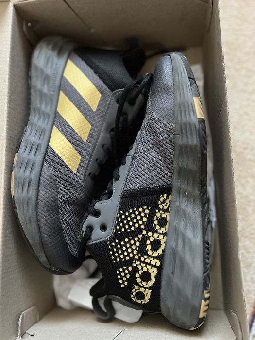 Adidasi baschet mar.36 si Nike 36