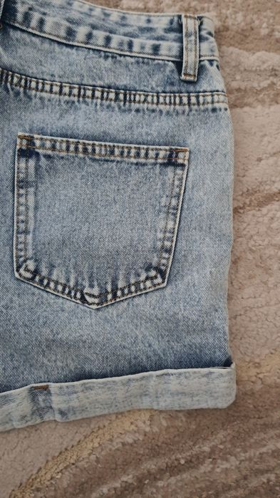 Pantaloni scurți din denim – casual și comozi