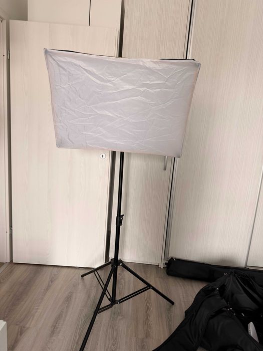 Kit 2 Lampi LED 45W Daylight cu Stative si Softboxuri - podcast