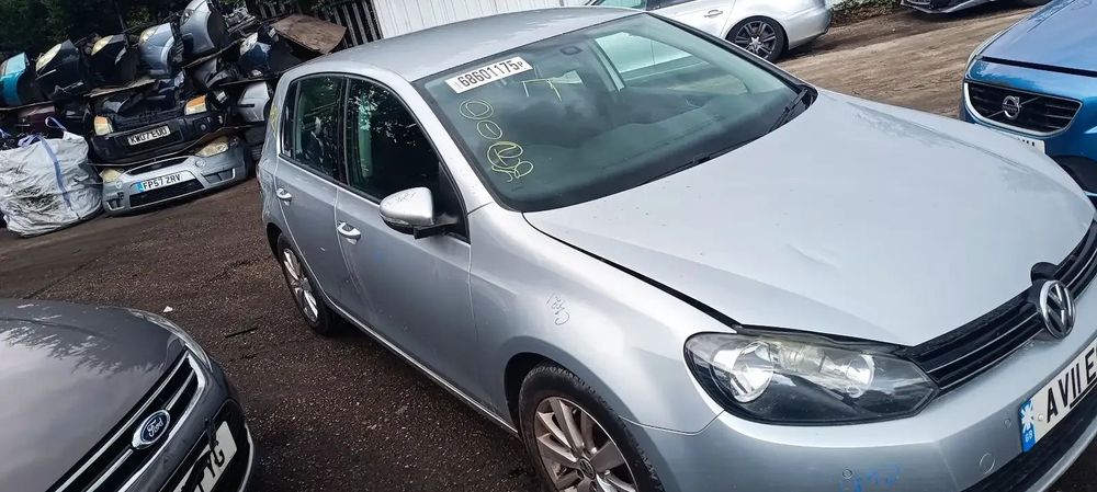 Dezmembrari / Dezmembrez VW Golf 6 1.6 CAYC cutie viteze manuală cod culoare LA7W