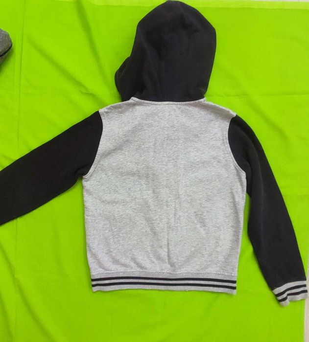 Суитчър за момче на Waikiki и Н&М