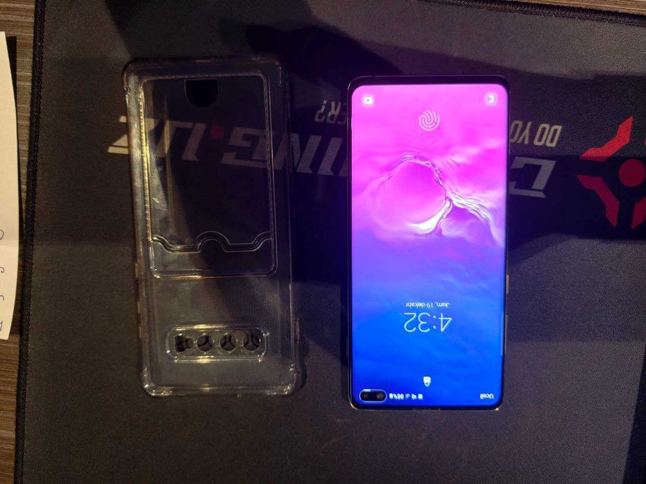 samasung s 10 +  8+128gb