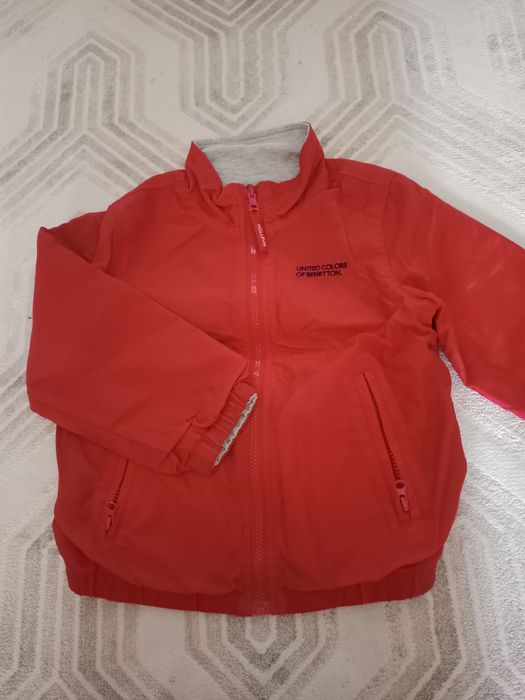 Продам ветровку Benetton