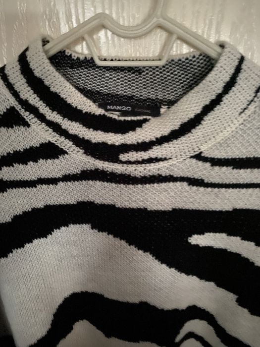 Ie din bumbac ; Pulover alb - negru Mango ;eșarfă din mătase 100%