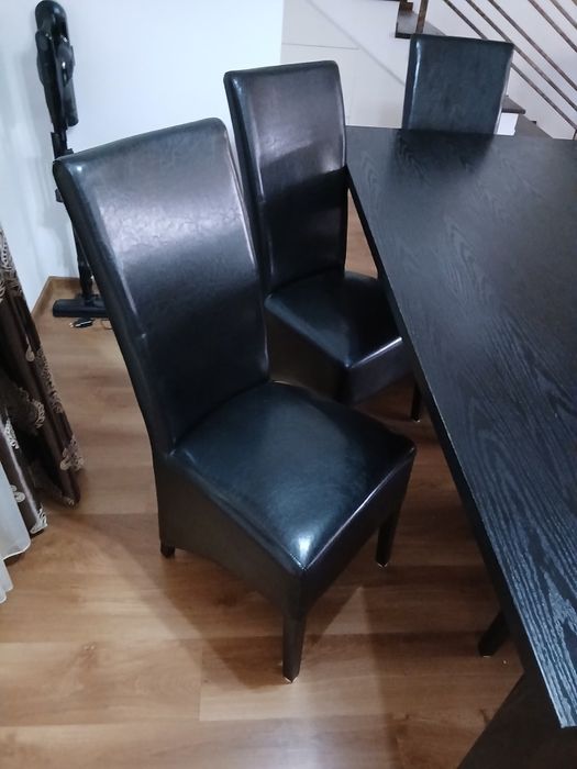 Masa cu 6 scaune living