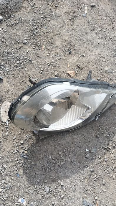 Фары на Рено Трафик