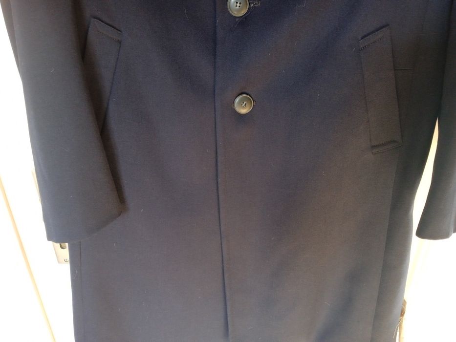 Нова тъмно синя пролетно есенна горница.