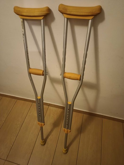 2 cârje pt copii pt subraț/submaxilare, reglabile