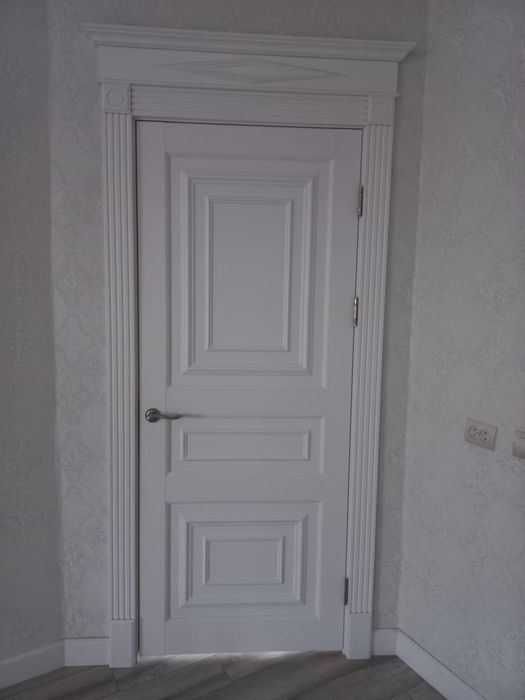 Дверь белую продам 1шт