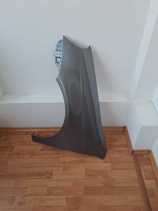 Aripa stanga noua VW Golf 5 Break culoare LA7T