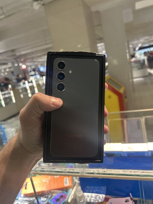 Самсунг S24 128 gig