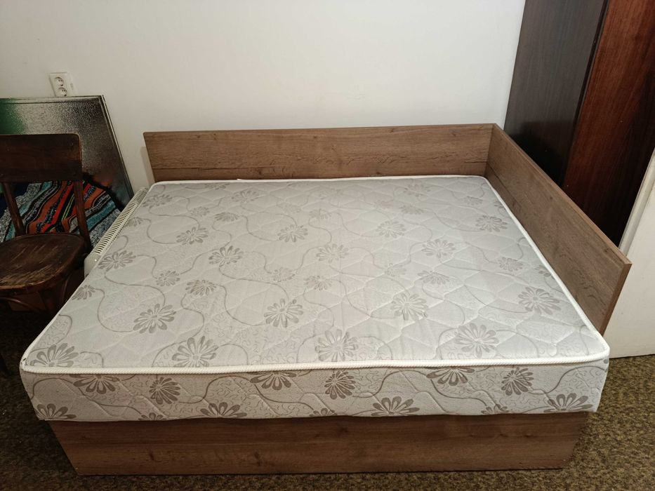 Подарявам малко легло