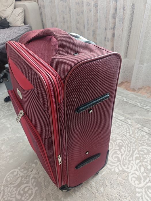 Продам чемодан на 75 л.