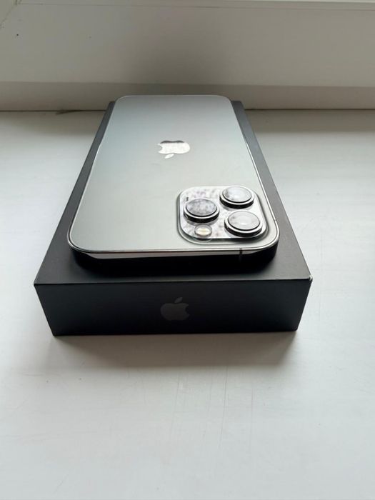 iPhone 12/Pro Max 256Gb - В идеальном состоянии