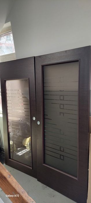 Mobilier masa doua corpuri modele mai vechi.doua uși culisabile