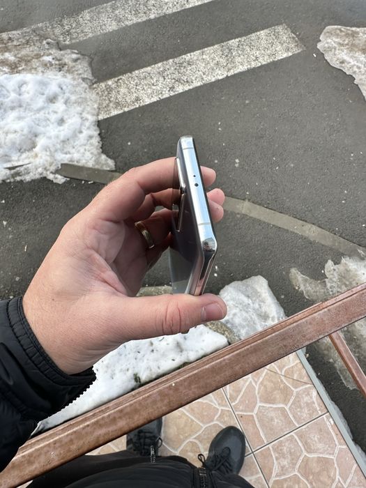 Huawei p40 pro cu displayul spart pentru piese