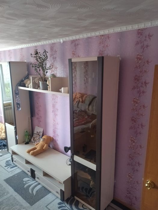 Продам горку для гостиной