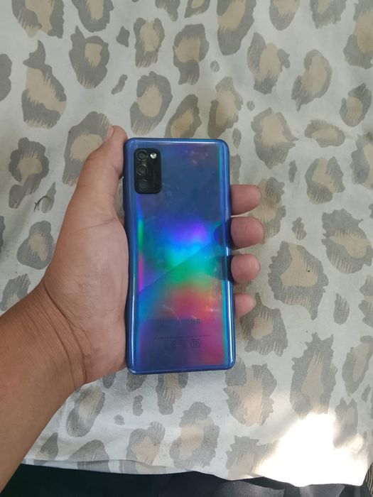 Самсунг А41 64GB