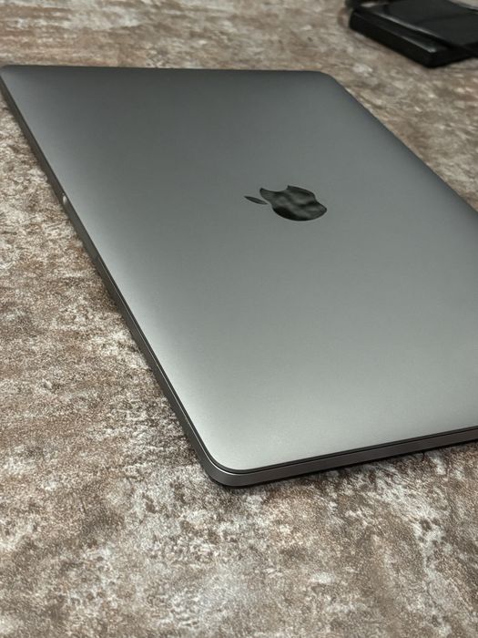 Macbook Pro 13 TouchBar, 4 USB ports