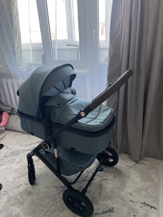 Продается Коляска 2в1